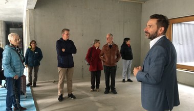 Besichtigung auf der Baustelle: Neugierig aufs neue  Alterszentrum