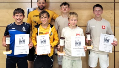 Lasse Sprecher holt am Hohe-Möhr-Cup den Siegerpokal