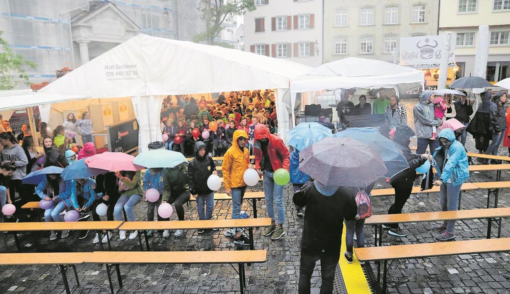Über 50 Kinder trotzten dem Regen und kamen zum «b free Jugendgottesdienst».