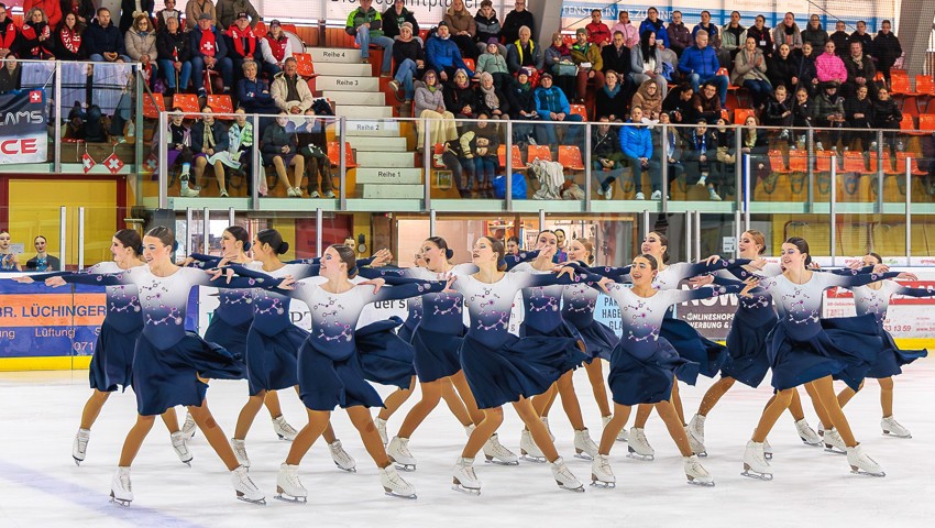 Wettkampf mit Showcharakter: Die SYS-Programme – hier die neuen Schweizer Nachwuchsmeister Starlight Novice aus Zürich-Oerlikon – sind sportlich hochstehend und attraktiv für das Publikum.