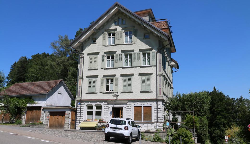 Das markante Haus ist vielen Spaziergängern und Bikern bekannt.