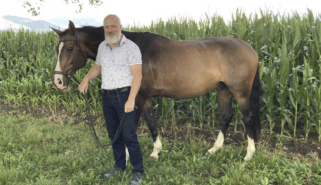 Patrik Steiger mit Cavino. Die beiden treten zusammen beim «Kopflosen Reiter» auf.   