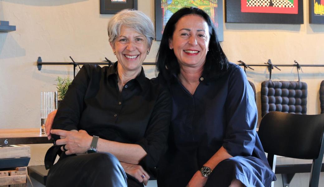 Alexandra Frei (rechts), die neue Pächterin des Bistros «friedrich’s», und Nicole Stettler-Lindemann, Chefin der Markthalle Altenrhein: 
«Im Leben wartet manchmal etwas Neues, das in eine ganz andere Richtung führt als das Gewohnte.»