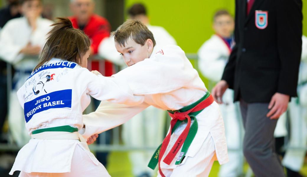 Gereon Schlickeiser aus Montlingen (rechts) ist ein hoffnungsvoller Judoka des JJJC Rheintal. Bei seiner ersten Teilnahme am Heimturnier traf er jedoch auf (noch) übermächtige Gegner. 