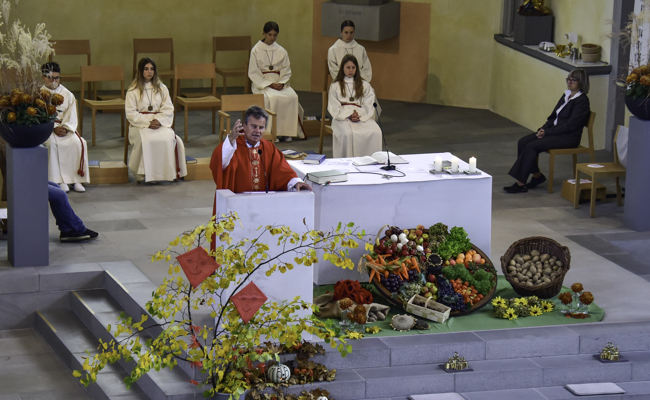 Farbenfroher Erntedankgottesdienst in der Pfarrei St.Georg