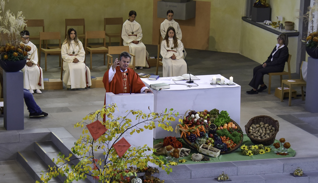 Priester Simon Niederer erinnerte die Gläubigen an die grossen und kleinen Wunder, die draussen in der Natur geschehen