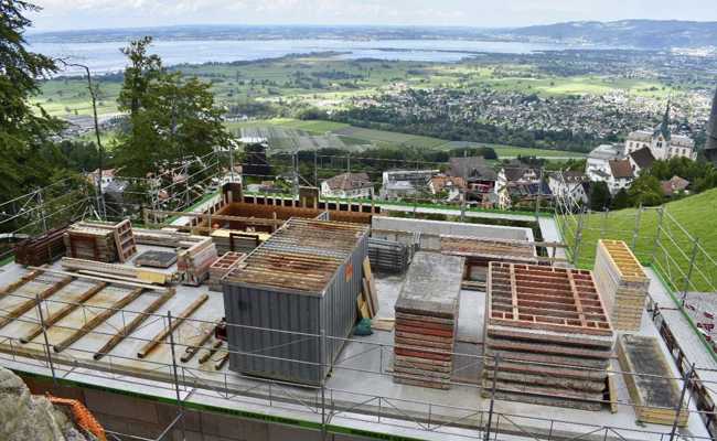 Bauprojekt hoch über dem Bodensee: Wasserkammern aus dem  Boden gestampft