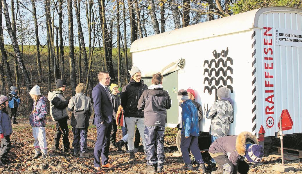 Der Student Nicolas Grüebler und Sponsorenvertreter Andreas Schmid waren beim ersten Einsatz des Wagens dabei.