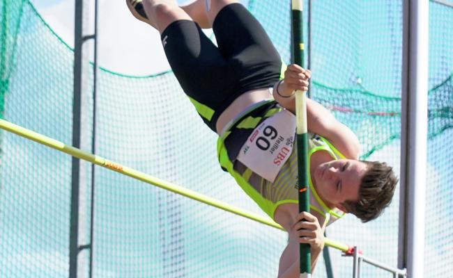 Alina Tobler springt zu Gold